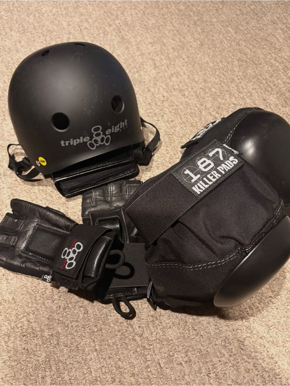 Black Triple 8 Skate Helmet / Wrist Guards and Killer Pads Protective Set